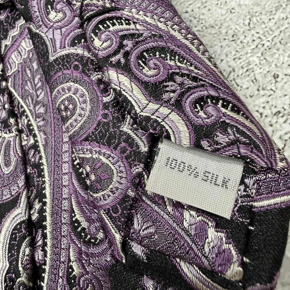 Joseph & Lyman Silk Tie Mens One Size Purple‎ Paisley Made In China Necktie